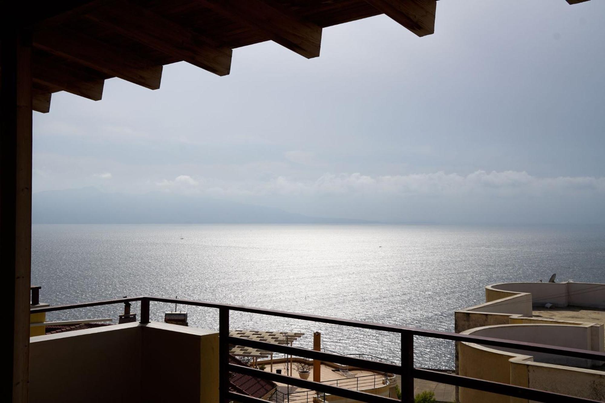 Jon'S Penthouse Sarandë Exterior foto